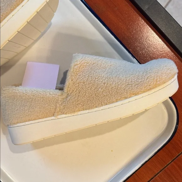 Lauren Conrad Maya Cream Memory Foam Shoes Slippers - Picture 12 of 16